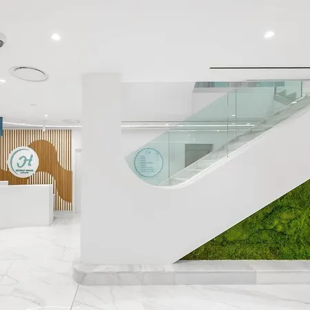 Odyssey アパートホテル 4*