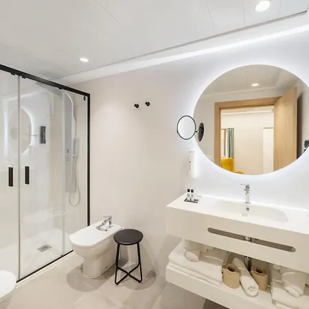 Odyssey Aparthotel *