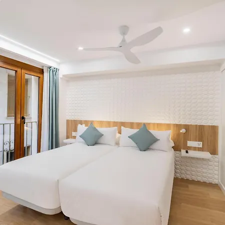 Odyssey Aparthotel *
