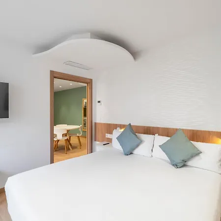 Odyssey Aparthotel *